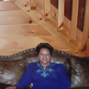 Meet your Posher, Gloria